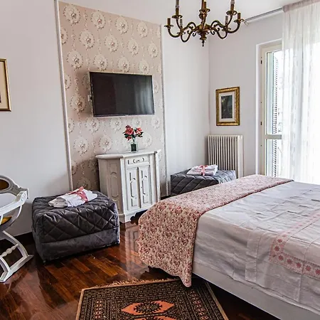 Lilla Bed & Breakfast 4*