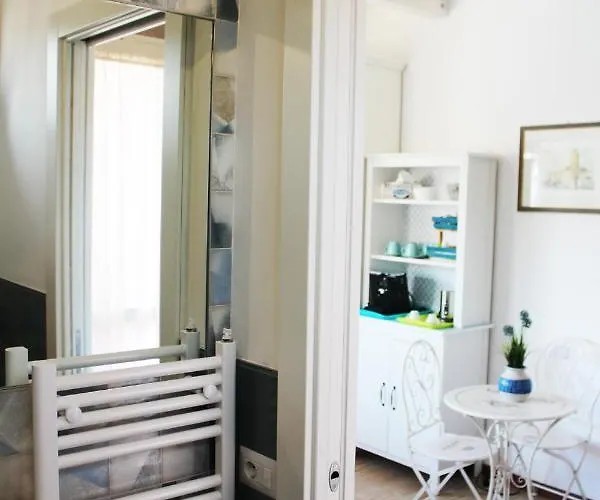 Lilla Inclusa E Bici Gratuite A Con Terrazzo E Colazione Inclusa 4*